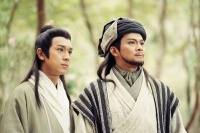 她明明爱慕着乔峰，却是虚竹的女人，最后又嫁给了段誉！