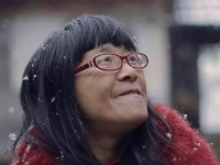 她出生时“脑瘫”，凭写诗火遍全国，离婚时丈夫却索要100万！