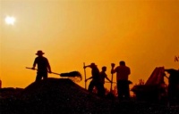 识人俗语：“男怕三摇头，女怕大步走”，是何意？年轻人不妨留意