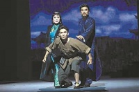 演活红色汕头姑娘