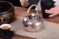 纯手工打造的银壶，需要多少钱一把？