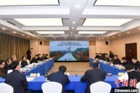 巩汉林等影视界人士长沙探讨乡村振兴题材影视创作