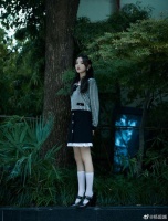 杨超越沉迷微博“福牛”小游戏：摸一下又没罪