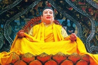 难怪如来不敢对悟空下死手，原来猴子身世不简单，你看他父亲是谁