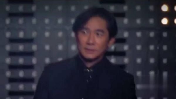 昨晚dy星动之夜 cut，蔡康永太能问了，最后何炅：放过他吧……
