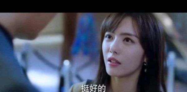 封潇声的爱表现得真得很直白，包括变身为柯滢的专车司机……