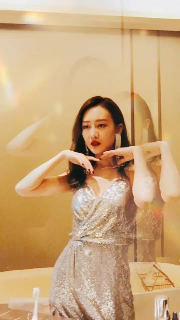 眼里从嘴角流下来!又是被王鸥姐姐迷倒的一天!!
