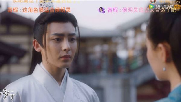侯明昊一秒变脸绝 容瑕表面上：铁憨憨直男……