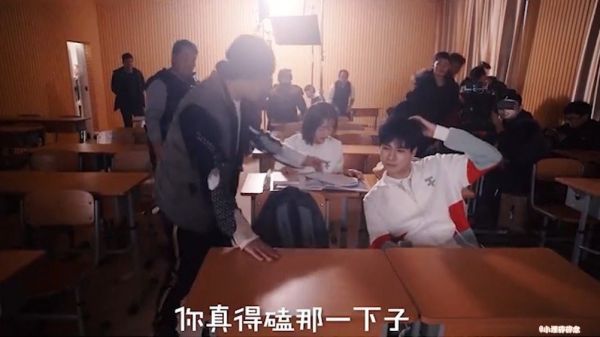 胡一天可太难了，明明拍甜甜的校园剧……