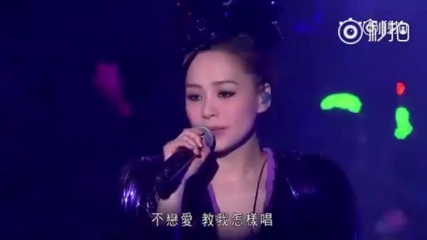 还记得那年一起唱过的《下一站天后》吗?
