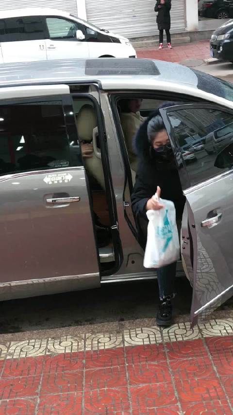 卢星宇老师来化妆了！