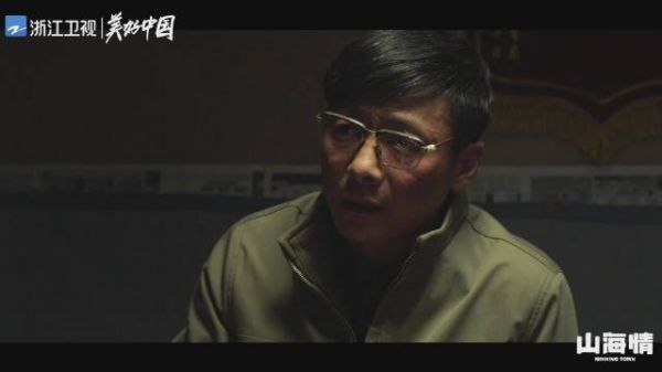 清澈的童声响起，一首简单而有力量的《春天在哪里》……
