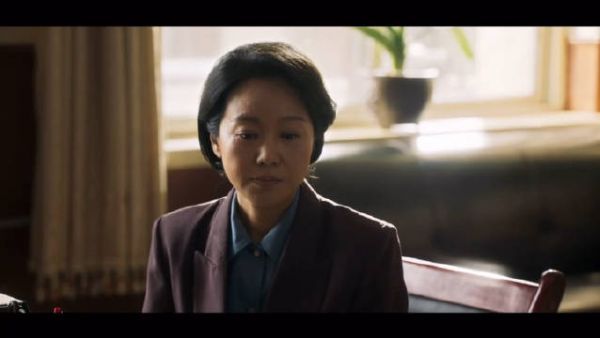 闫妮姚晨在电视剧《山海情》中世纪同框……