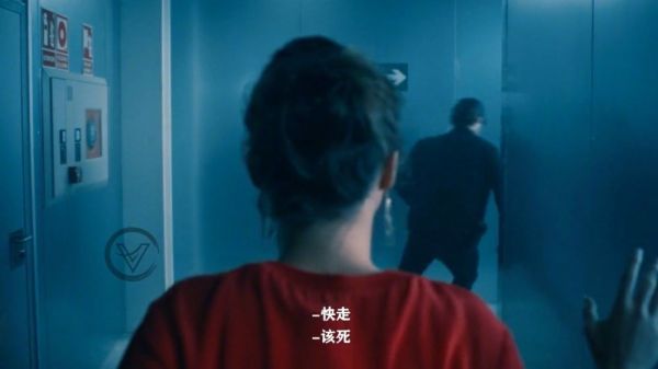 女孩终于开启了打怪模式，显然第一波很轻松