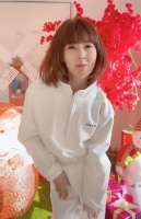 阔太甘薇晒近况，瘦到皮包骨却被指整容，穿百元衣服不舍花钱