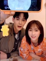 看得出来@邢菲_ 是真的非常想谈恋爱了……