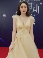 袁冰妍香草冰淇淋长裙太好看了吧……