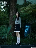 杨超越沉迷“福牛”小游戏：摸一下又没罪