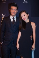 看了霍思燕一家人的机场照，再看看陈妍希的，终知嫁对男人重要性