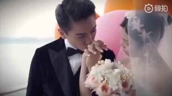 永远忘不了陈晓掀开陈妍希婚纱那一刻……