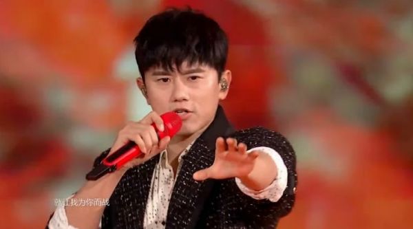 王者荣耀冬冠赛杰哥舞台也太燃了……