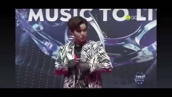 撞衫不可怕，后走的尴尬 一定是特别的缘分