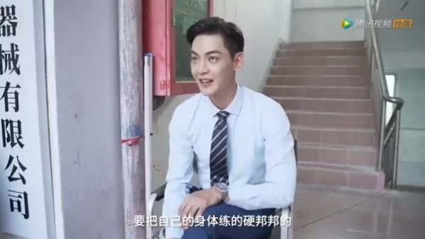 今日份lsp福利!!! 温医生充满青春的肉体献上 喜欢的拿走不送