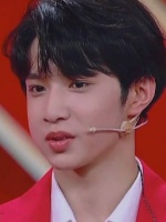 刘耀文直通春晚脸肿了，拔完智齿后录制节目，脸还没消肿……