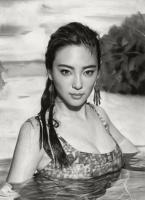 他画下张雨绮在戏水，冷军为何能看出神？放大20倍再看，终于明白