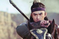 没羽箭张清的悲哀，绝技三次失效，单挑两度失利外加丧命