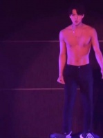 吴世勋这个身材！就问你可不可以！