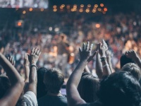 跟随大流的人，就是没主见吗