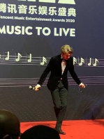 e姐独家 上，主持人为什么会说陈立农带着薄荷香味？