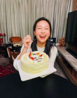 黄心颖晒照庆32岁生日 发文：变得更疯狂