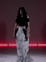 舞蹈接力版 阁楼翻跳KARA的《Mister》