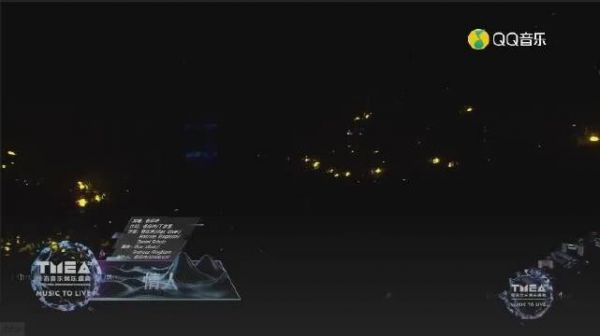 蔡徐坤压轴演唱2首歌曲《情人+ 标签》,舞台坤太有魅力啦