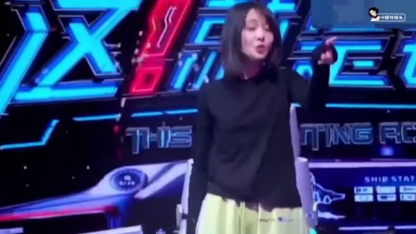 郑爽和父亲同时删除回应，这也告诉了大家：他们父女正式的告别……