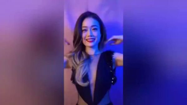 容祖儿在姐姐堆里蹦迪的样子真的太有意思了……