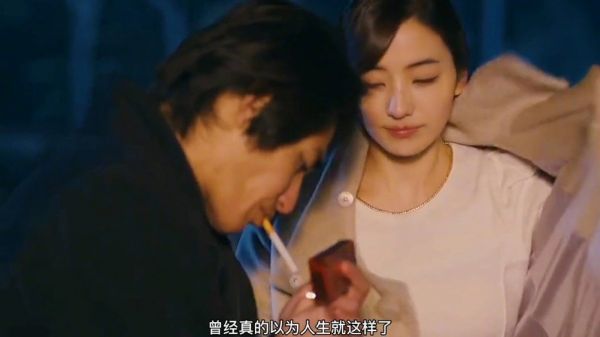 幸福其实很简单,简单到对方的一个眼神一个动作……
