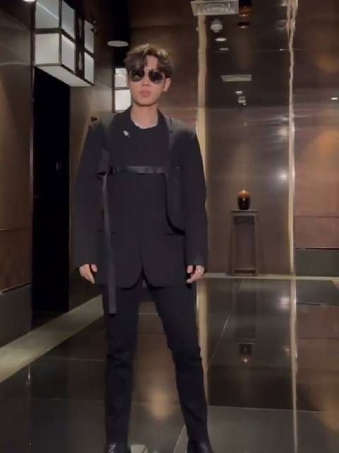 哈哈哈哈哈哈哈哈哈哈救命笑拉我 汪苏泷cover了咆哮舞……
