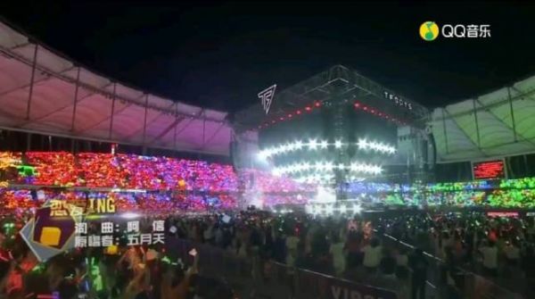 回顾一下2019年TFBOYS六周年演唱会上……