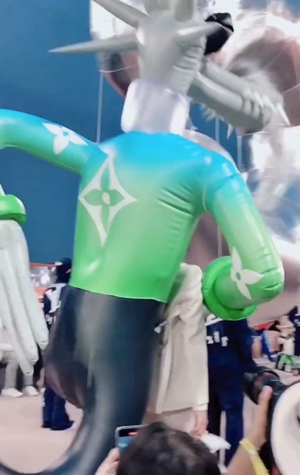 路易威登小王子 凡凡真的是行走中的衣架子……