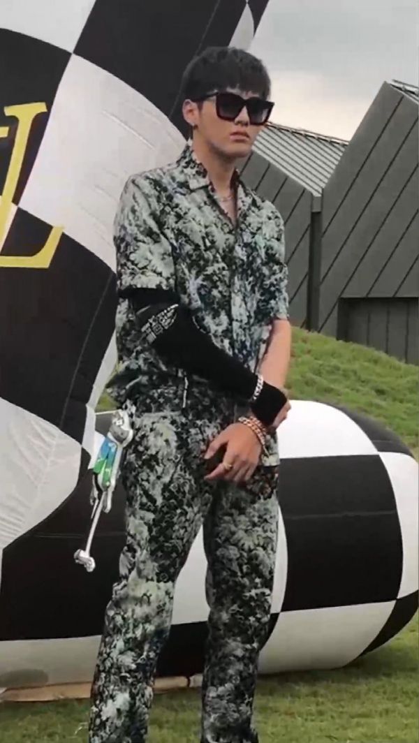 吴亦凡的衣品，是路过的蚂蚁看了也会无语的程度