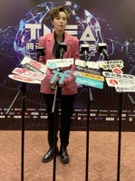 sunnee 后台群访环节 2021在筹备新专辑，风格也会有所不同～也不知道大家期不期待，大家好安静，老师要不喝点酒……