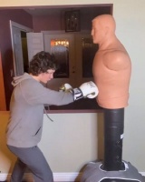 《少年谢尔顿》小乔治演员练习拳击片段