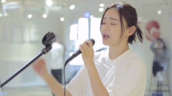 袁姗姗突发状况没唱成自己原本准备的歌曲