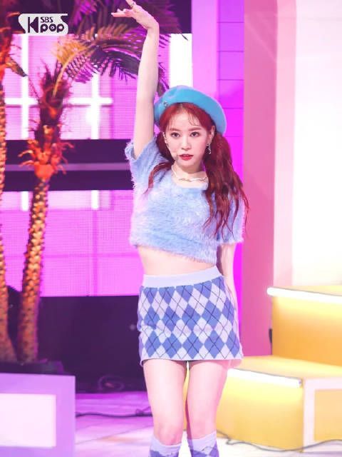 人气歌谣直拍南韩女团Cherry Bullet 主BORA金紫萝