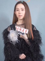 眼妆对一个人的改变好大啊哈哈哈