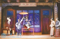 没有一个地方比天桥艺术中心更适合演这出戏了