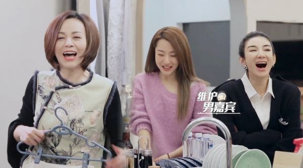 怦然再心动开播，王琳好有梗逗男嘉宾，首次和儿子公开同台